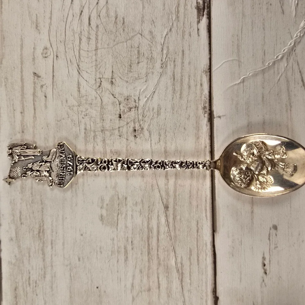 Vintage Christmas Souvenir Spoon Set 1972-1979 Silverplate Holiday‎ Collectibles